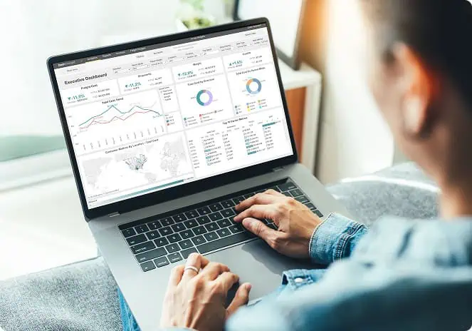 laptop showing Beon Insight analytics for shipping visibility