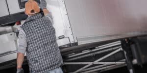 driver setting temperature on reefer trailer